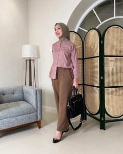 Style Kerja Kantoran Wanita Hijab